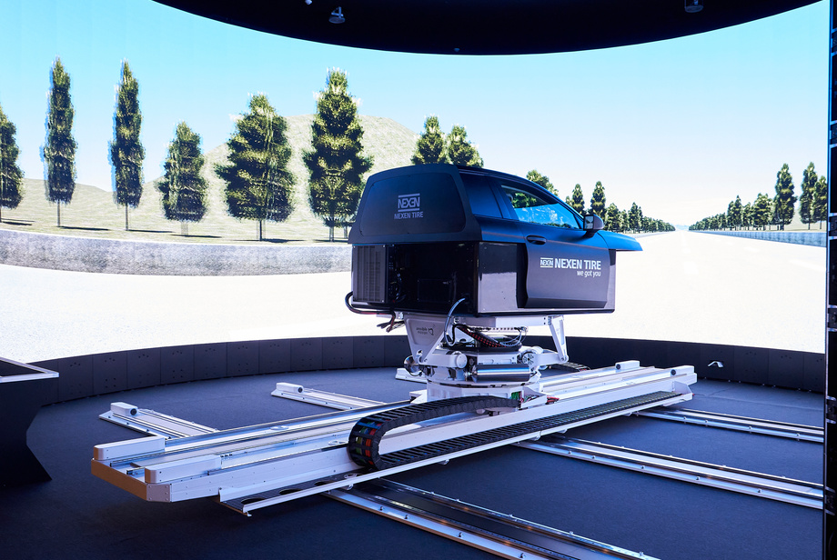 NEXEN TIRE wprowadza zaawansowany symulator jazdy High Dynamic Driving Simulator, aby przyspieszyć rozwój opon