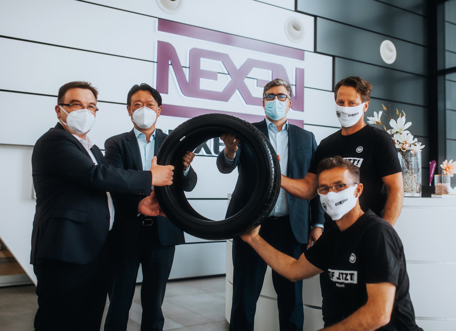 NEXEN TYRE and Eintracht Frankfurt partner up to donate to 5 community organizations